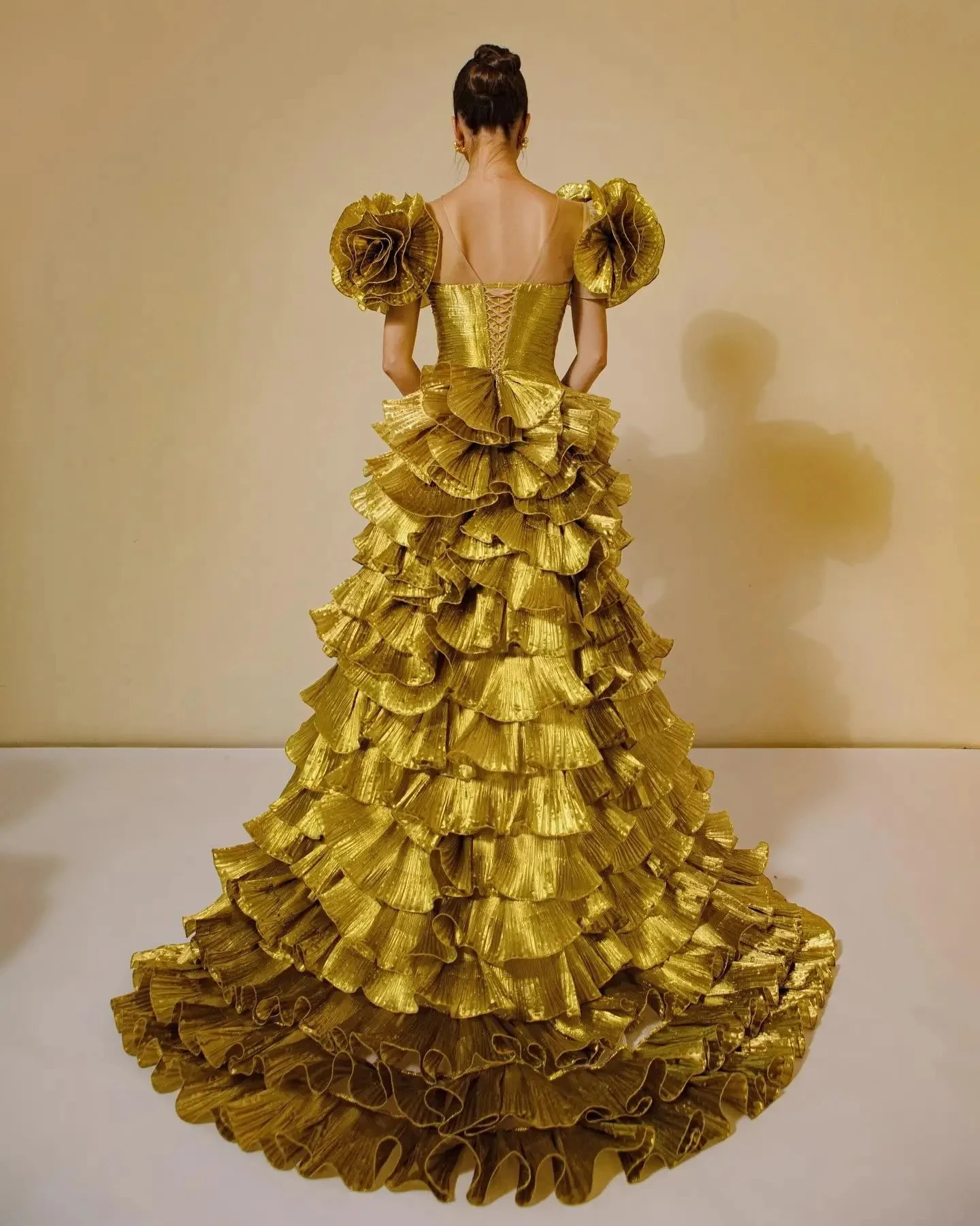 Stunning Gold Formal Dresses A-line Layered Off Shoulder 3D Flower Women Dresses With Split Floral Sleeves Maxi Gowns To Party