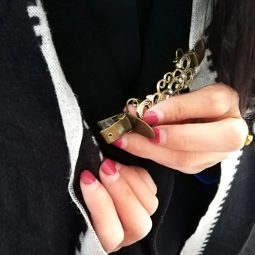 3Pcs Cardigan Clips Sweater Clasps Fashionable Fixed Clothes Pin Stylish Decorative Tighten Clasp for Women Clothing Jewelry