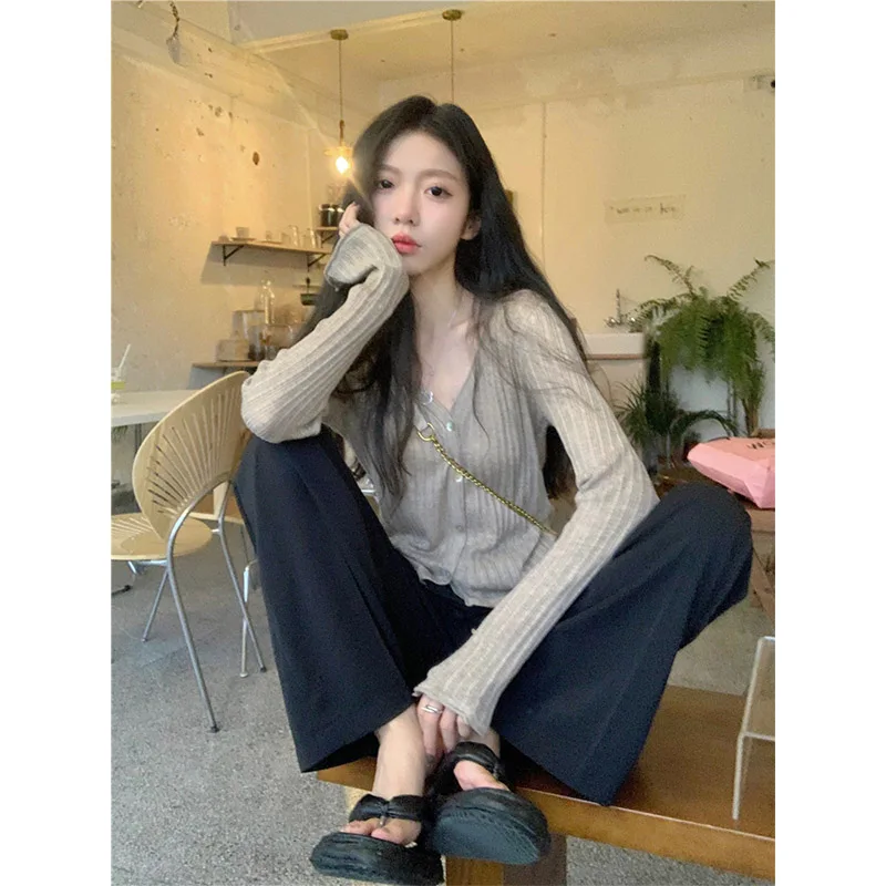 korean-faion-knitted-v-ne-sweater-women's-base-layer-striped-top-trendy-autumn-new-arrival-high-end-feeling-cardigan