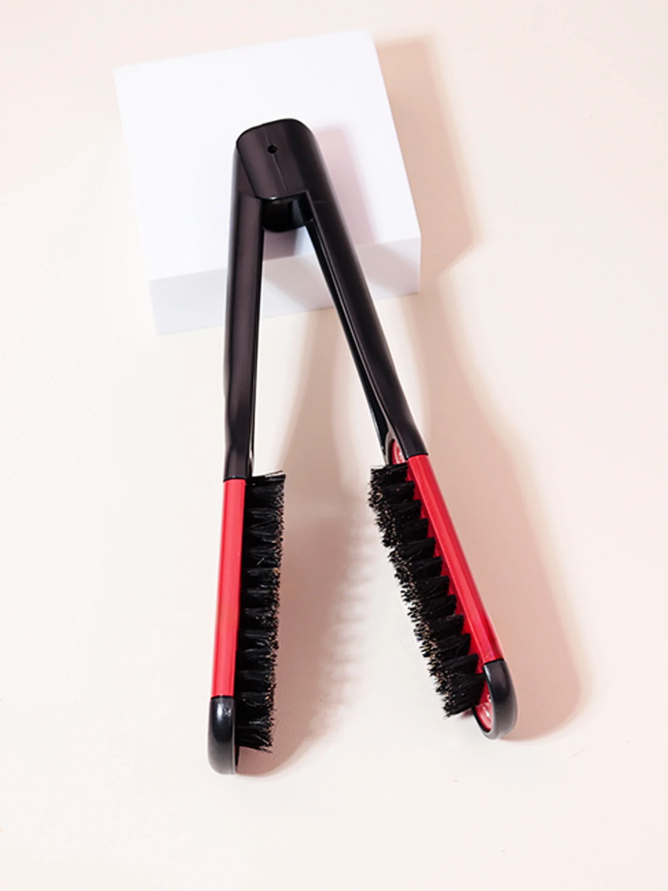 

Прямая щетка для волос, используется для разглаживания и выпрямления волос, подходит для густых волос, подходит для использования в парикмахерских