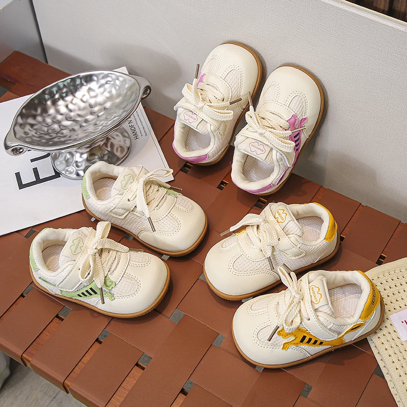 

Новые детские сетчатые спортивные кроссовки для девочек и мальчиков, дышащие прогулочные туфли, белые повседневные туфли для малышей, коллекция Весна-Осень 2026