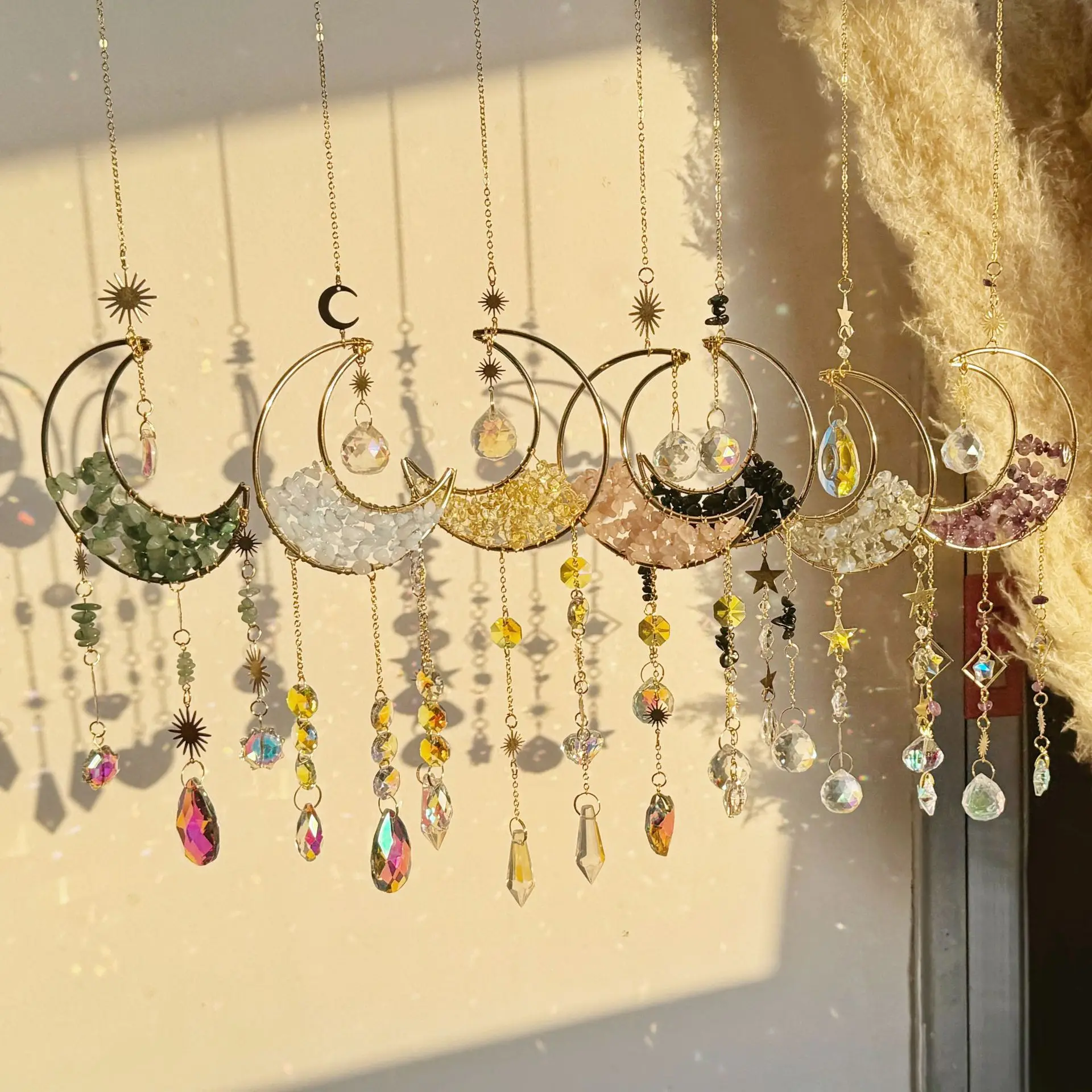 

Moon Suncatcher Crystal Wind Chime Gold Moon Metal Hanging Pendant Diamond Rainbow Sun Catcher Window Car Hanging Garden Decor