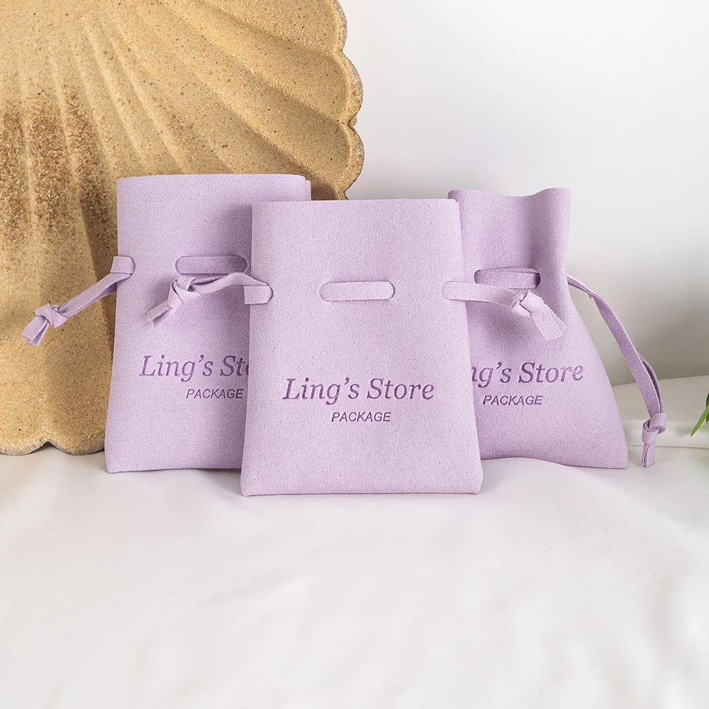 

50 шт. персонализированных подарочных мешочков из микрофибры светло-фиолетового цвета с логотипом для ювелирных изделий, конфет, колец, серег, браслетов