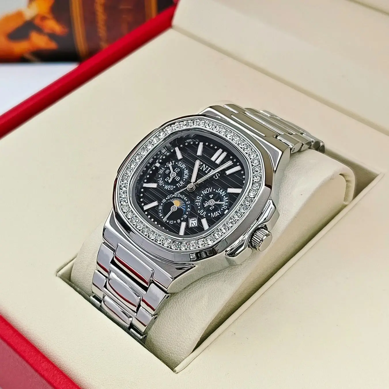 Квадратные мужские часы серии Nautilus, инкрустированные бриллиантами, дизайн скелета, водонепроницаемые, светящиеся, календарь, высокое эстетическое значение, легкая роскошь, модные, деловые, уникальные, универсальные, красивые, модные мужские наручные часы