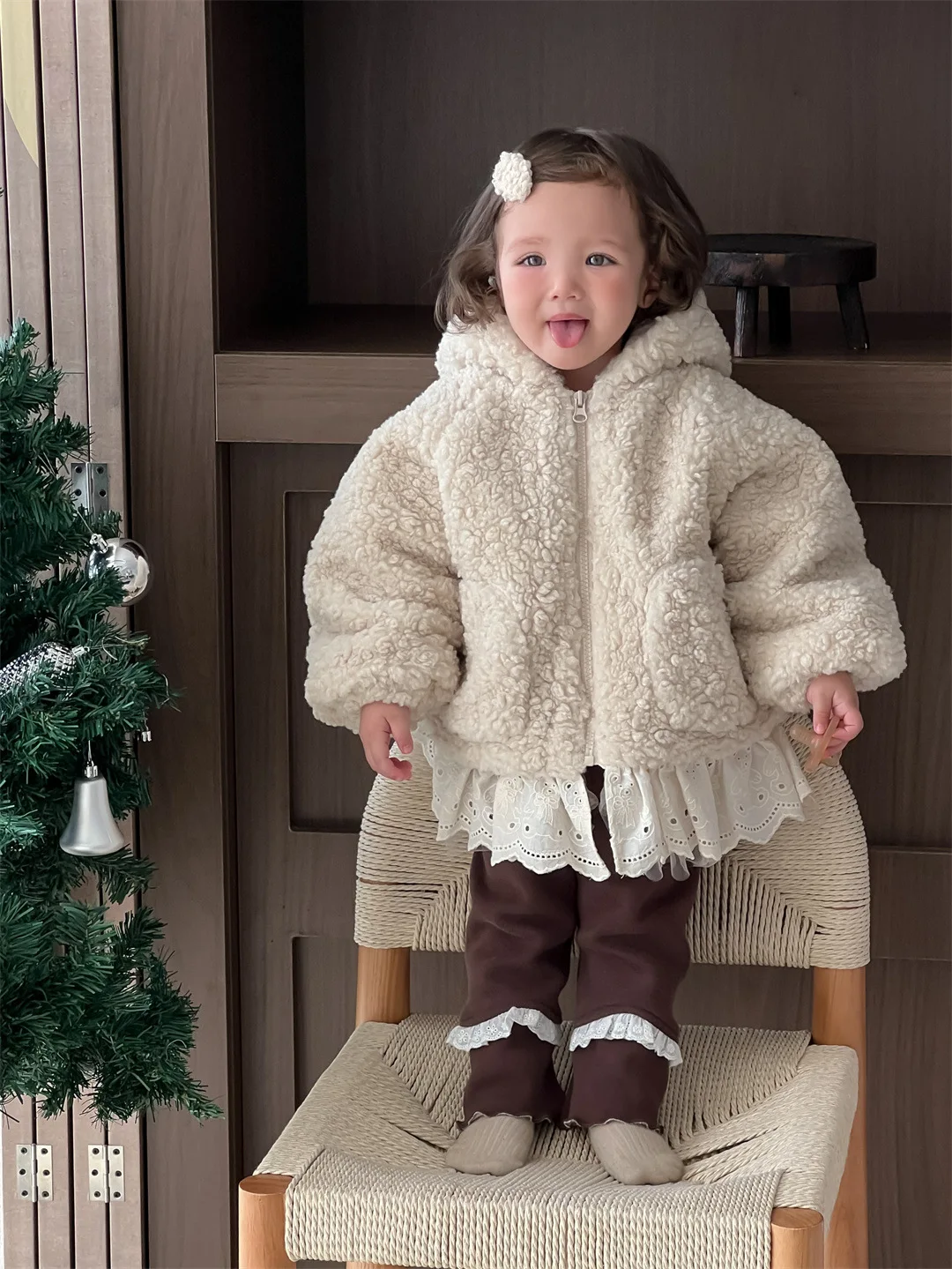 

2025 Winter New Baby Girls Hooded Plush Coat Infant Plus Velvet Thick Warm Coat Toddler Girls Zipper Padded Jacket Kids Clothes