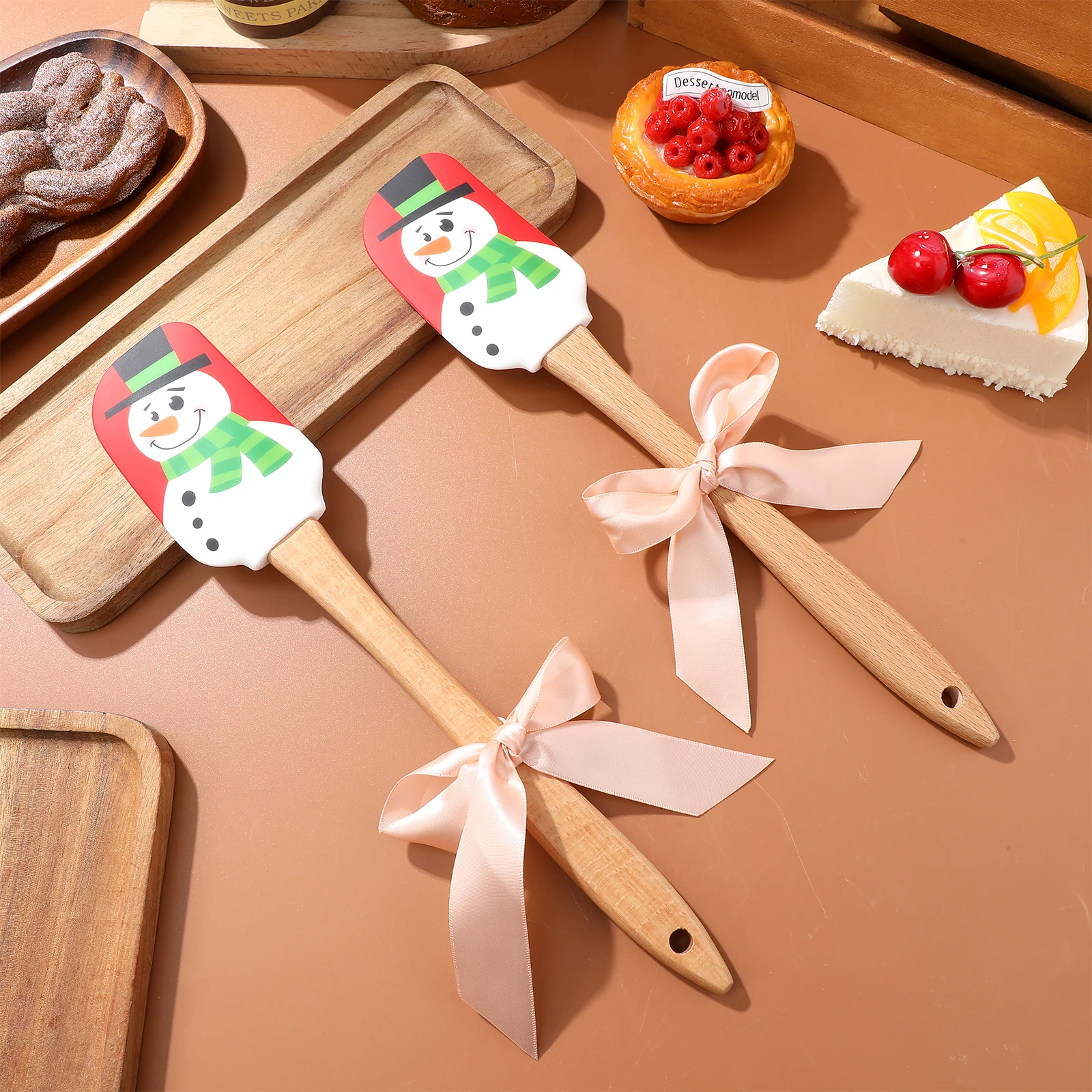 

2 Pcs Christmas Decoration Cream Butter Spatula Bamboo Cake Supplies Holiday Scraper