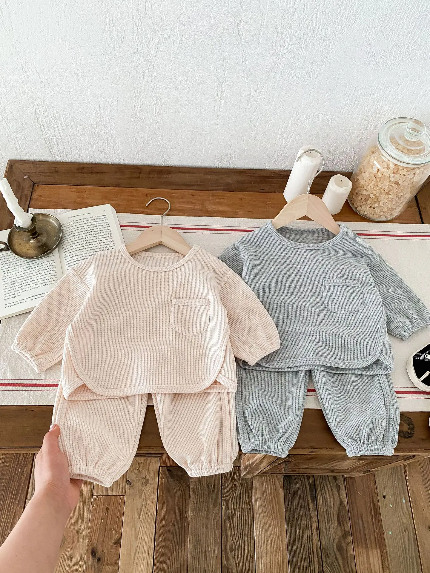 

2024 Autumn New Baby Long Sleeve Clothes Set Toddler Boy Girl Sweatshirt + Casual Pants 2pcs Suit Infant Solid Waffle Outfits