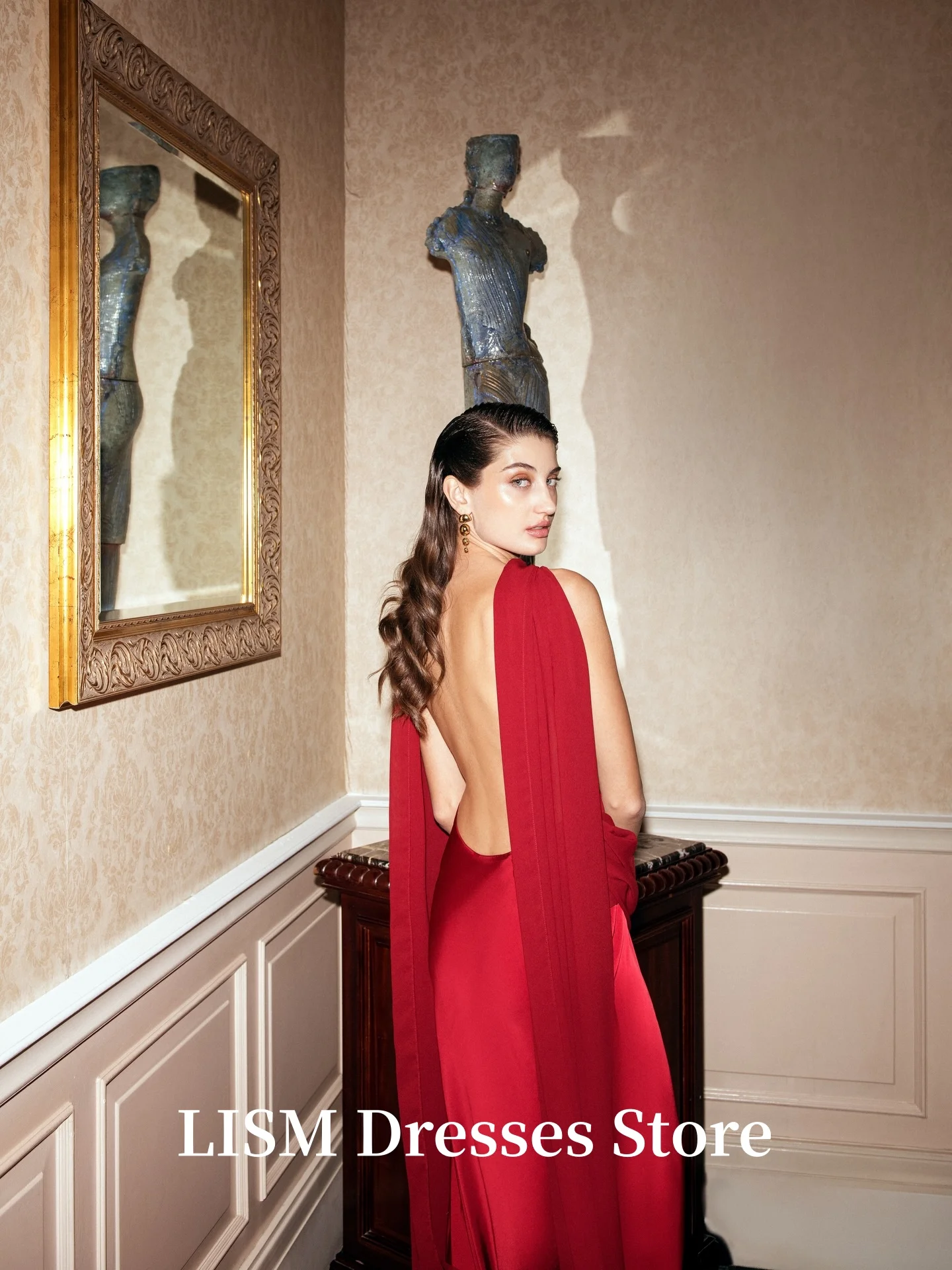LISM 홀터 레드 백리스 우아한 이브닝 드레스 실크 새틴 맞춤 제작 A라인 프롬 가운 플러스 사이즈 샤울 포함