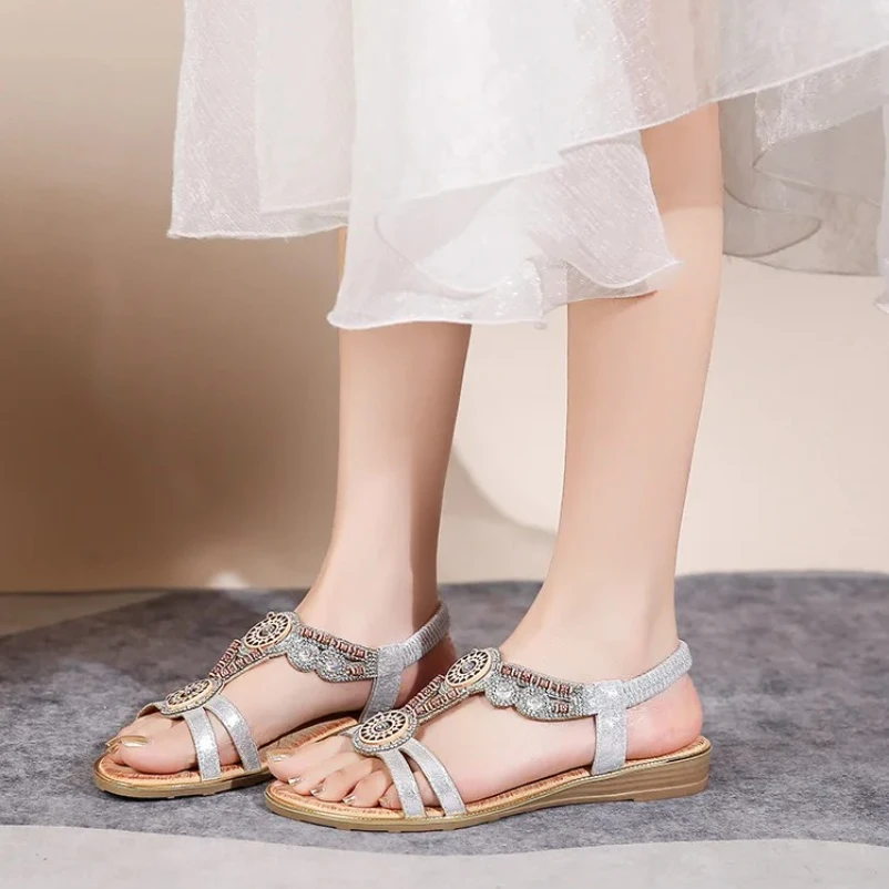 

2025 богемные новые летние женские босоножки на низком каблуке 1,5 см на платформе 3 см, женские модные эластичные удобные сандалии с бисером