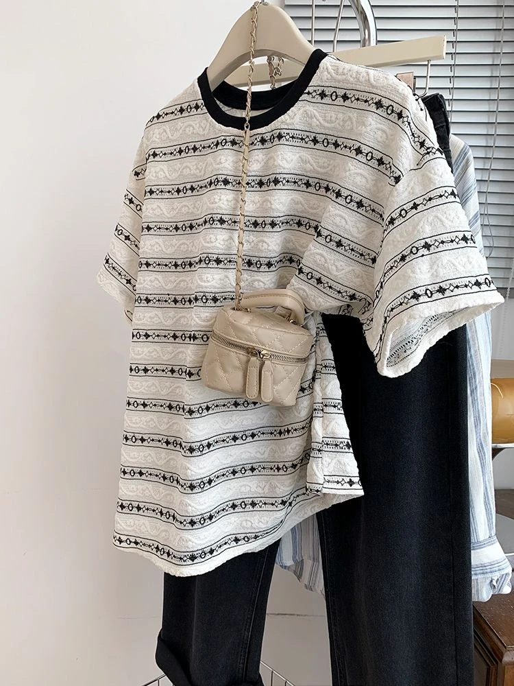 

Striped Hollowed Out Round Neck Short Sleeved T-shirt For Women In Summer 2025, New Retro Fashion Design, Loose Top