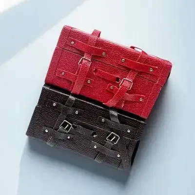 

2Pcs Vintage Miniature Suitcase Mini Wooden Case Mini House Accessory Decorative Ornament for 1 12 Scale Dollhouse Micro Scene