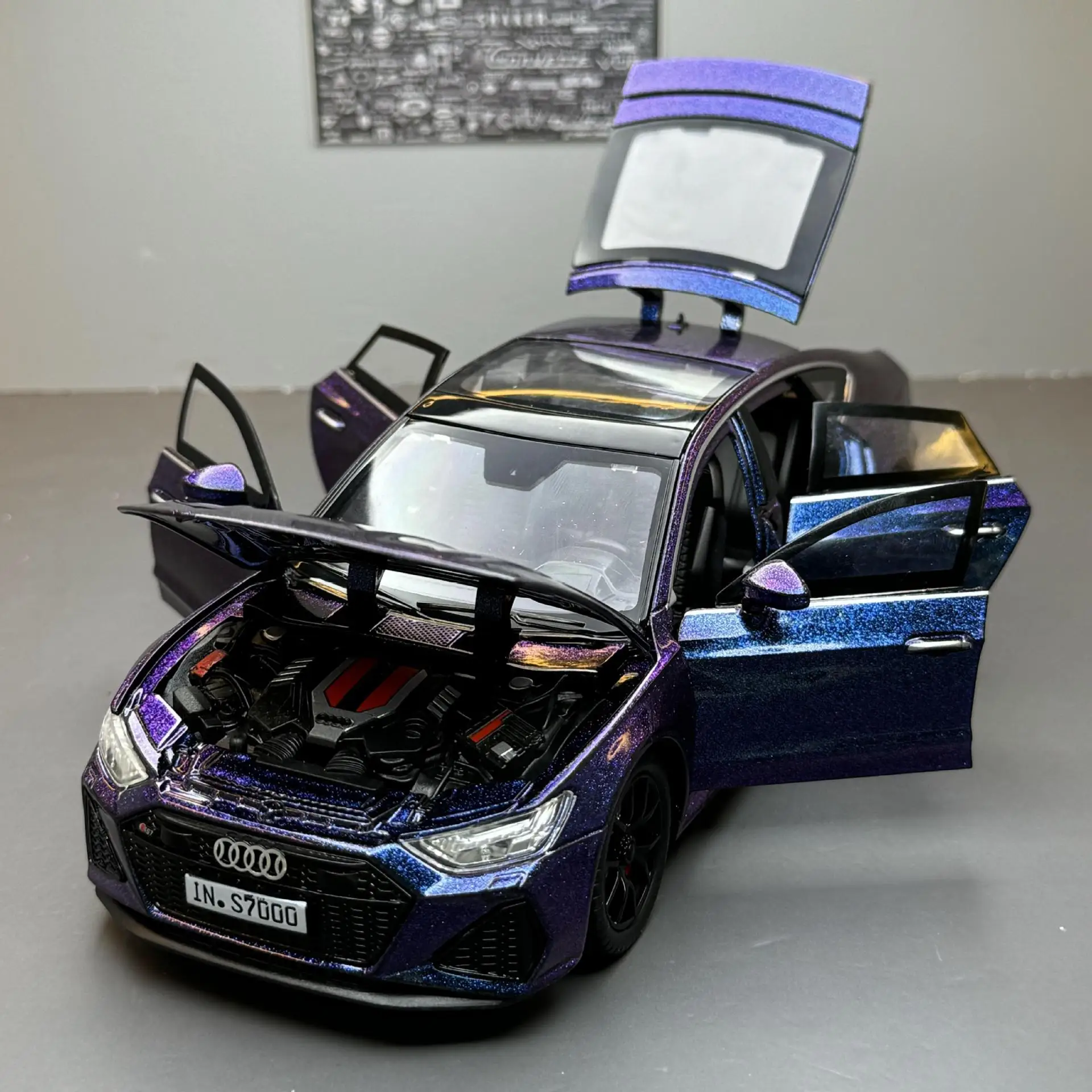 1:24 RS7 Supercar luxe grande voiture alliage moulé sous pression modèle voiture son et lumière passe-temps objets de collection cadeaux garçons