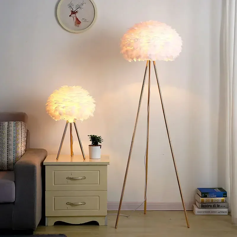Feather floor lamp Nordic light luxury living room ins girl Internet celebrity princess live stream simple bedroom bedside