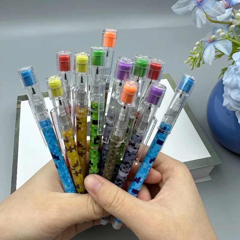 16-teiliges Set mit Buntstiften in verschiedenen Farben und mit Pixelmuster-Designs, Cartoon-Buntstifte, Buntstifte als Preise für Schüler, Buntstifte mit Radiergummi, Schreibwaren, tolle Lern- und Geschenkideen. – Detail 4