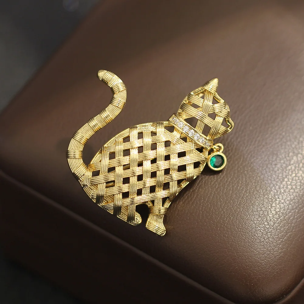 Design Sense Compilation Gold Kitten Brooch Cute Versatile Delicate Diamond-encrusted Animal Pet Cat Pin Women's view 2