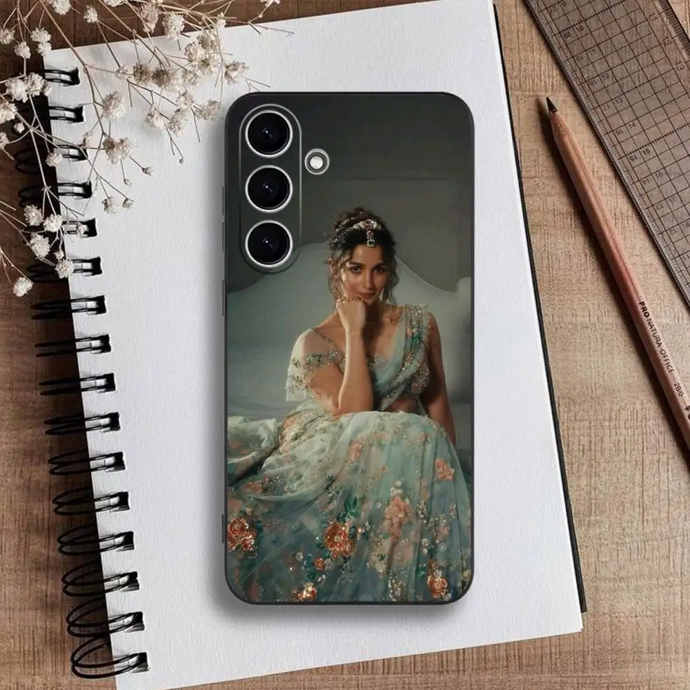 حافظة هاتف A-Alia B-Bhatt Gangubai Role لهاتف سامسونج جالاكسي A73,A72,A71,A70,A53,A52,A51, غطاء أسود من السيليكون الناعم #2