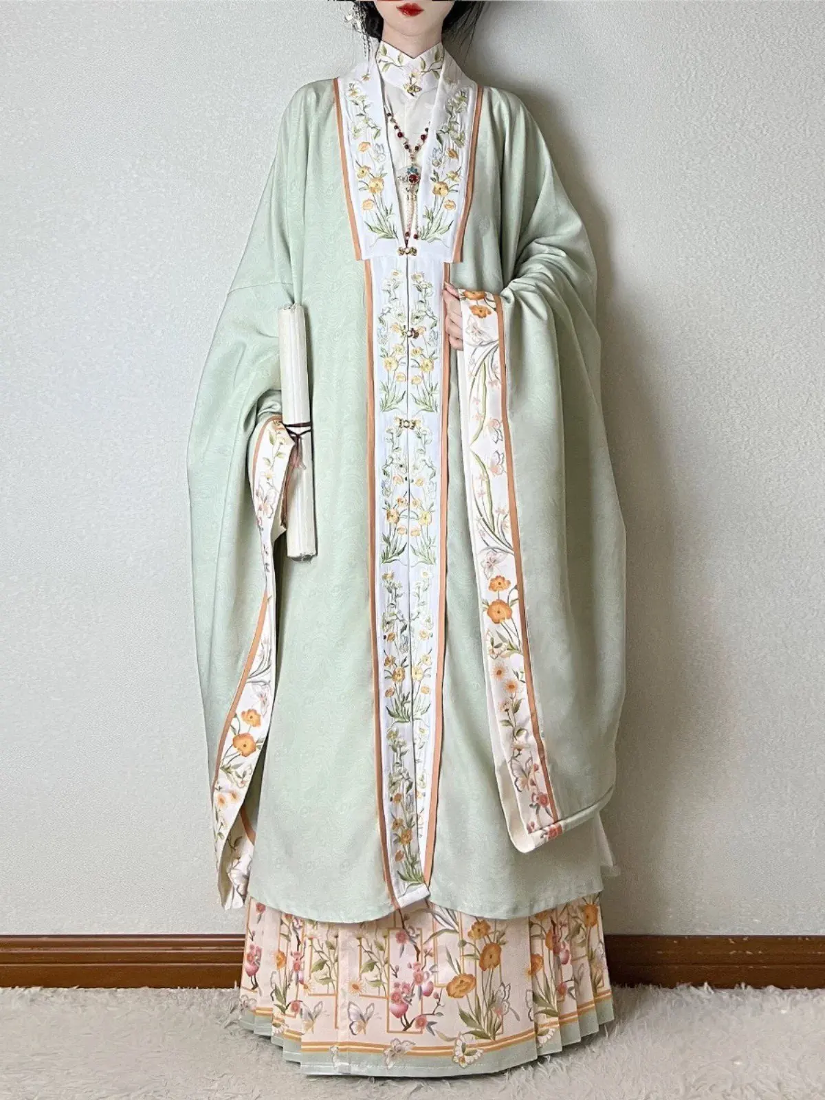 Ming Dynasty Hanfu Suits Women Chinese Vintage Embroidery Front-buttoned Long Gown With Beige Horse Face Skirt 3pcs Sets