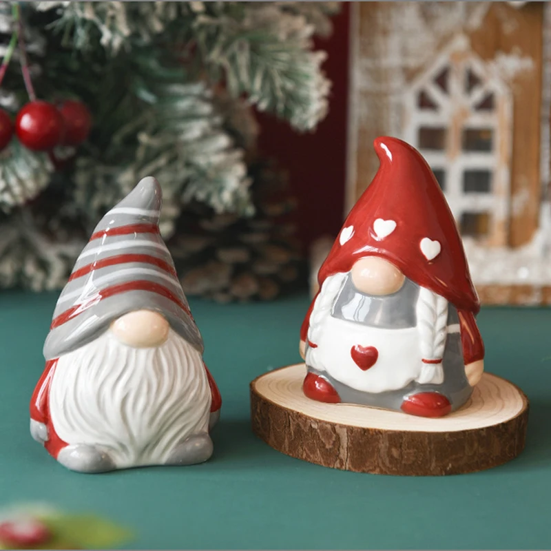 Ceramic Santa Salt and Pepper Shaker 1 Pair Creative Decoration Santa Elf Salt Sugar Bowl Peppercorn Bottle Table Decoration New