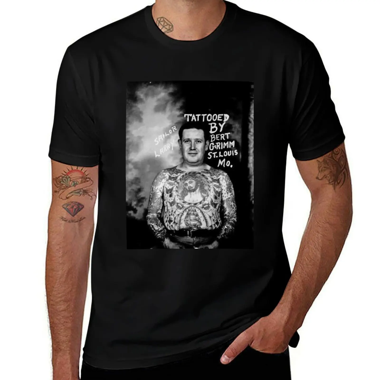 

Vintage Tattoo art on body - retro studio tattoos bizarre art T-Shirt quick-drying Men's cotton t-shirt