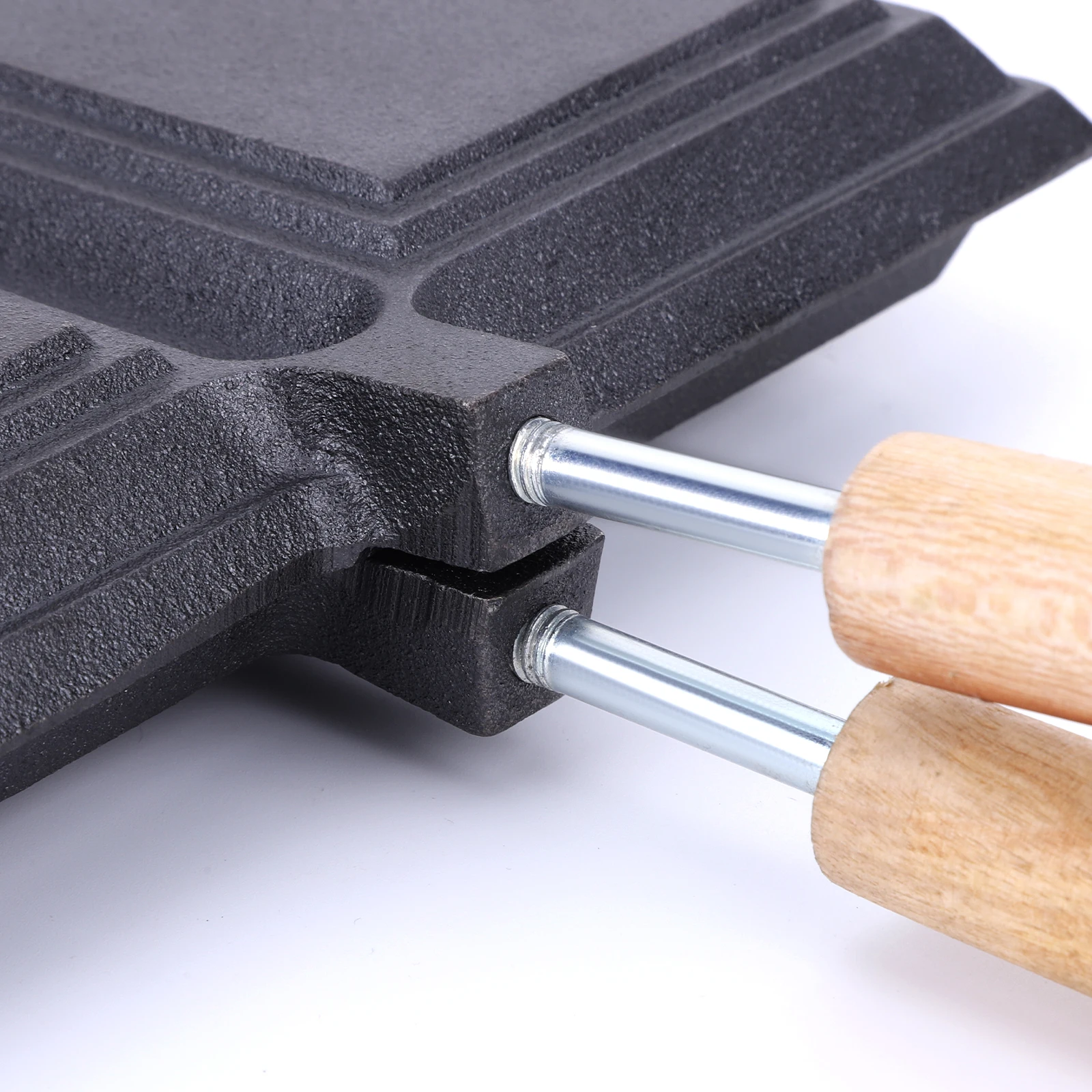 Cast Iron Sandwich Hand Toaster Double Sided Sandwich Toaster with Long Handle Removable for Breakfast Pancakes Toast Omelets