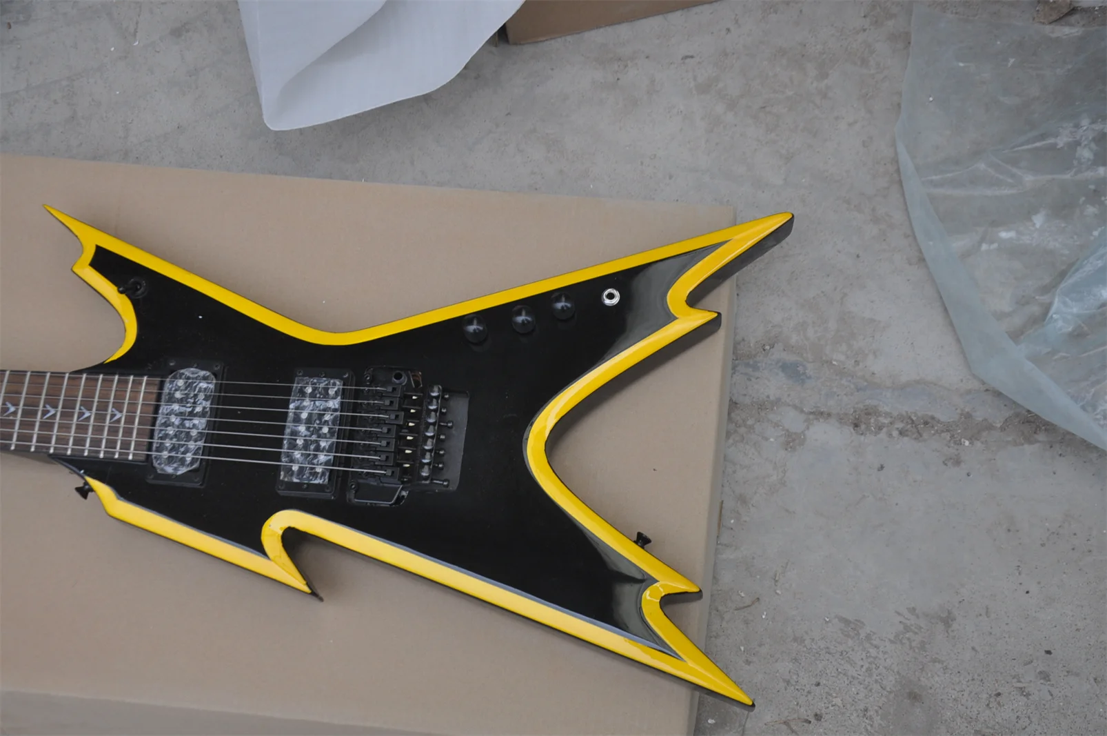 Factory Custom New black RAZOR 7 string Electric GuitarRazor blades are embedded in the fingerboard real photos in stock 725