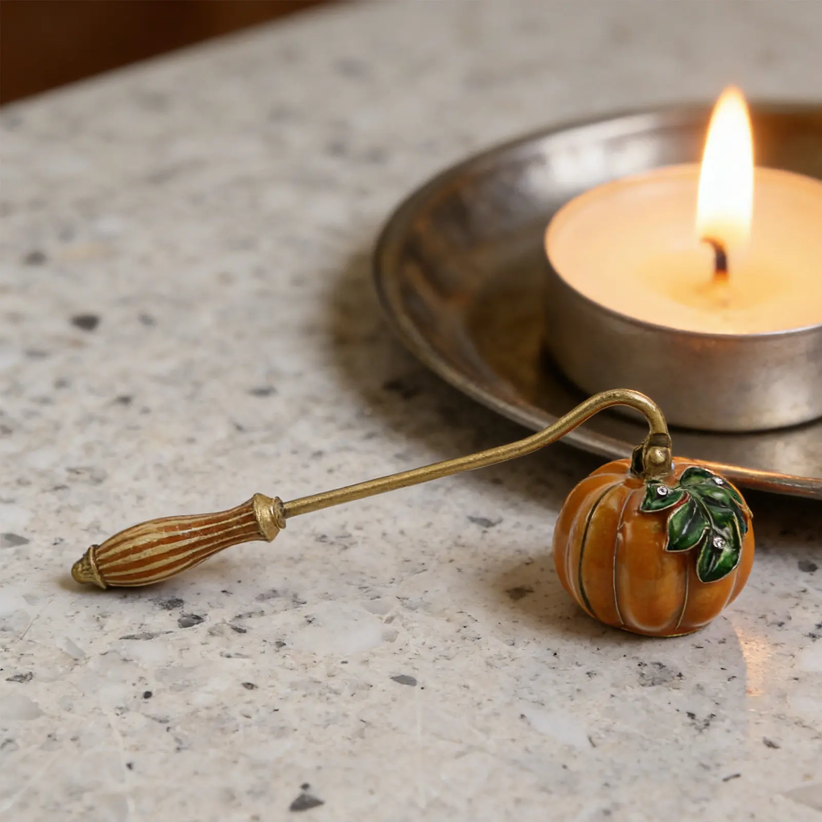 Stylish Vintage Snuffer Cast Metal Bell Shaped Flame Extinguisher Tool Long Handle Wick Snuffer Safe Extinguishing