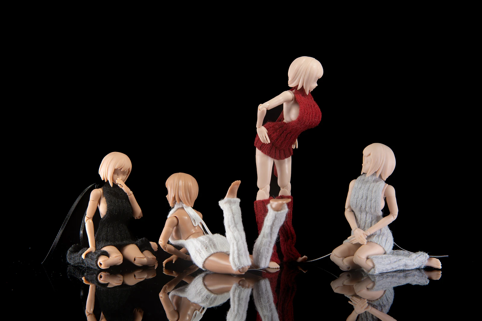 1/12 Scale Hand Knitted Sweater with Wrapped Buttocks Model for 6''Gynoid