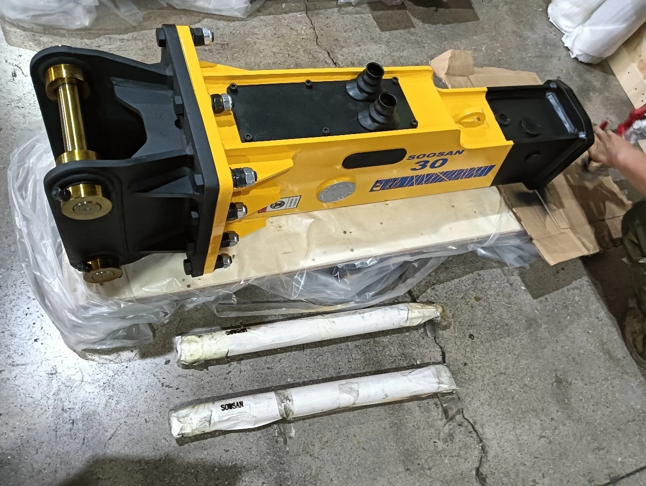 For the Soosan Sb30 hydraulic hammer crusher with core engine components