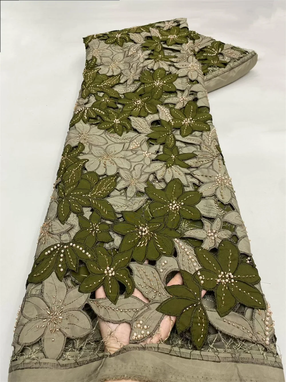 

2025 Newest African Bead Lace Fabric High Quality French Nigerian Sequin Chiffon Lace Fabric For Women Party Dress Sewing H157-1