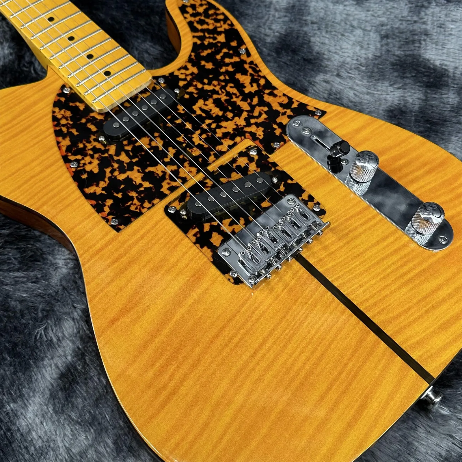 2026 Performance Custom H.S.Anderson Mad Cat Amber Guitar SS Pickups Maple Fretboard Guitar