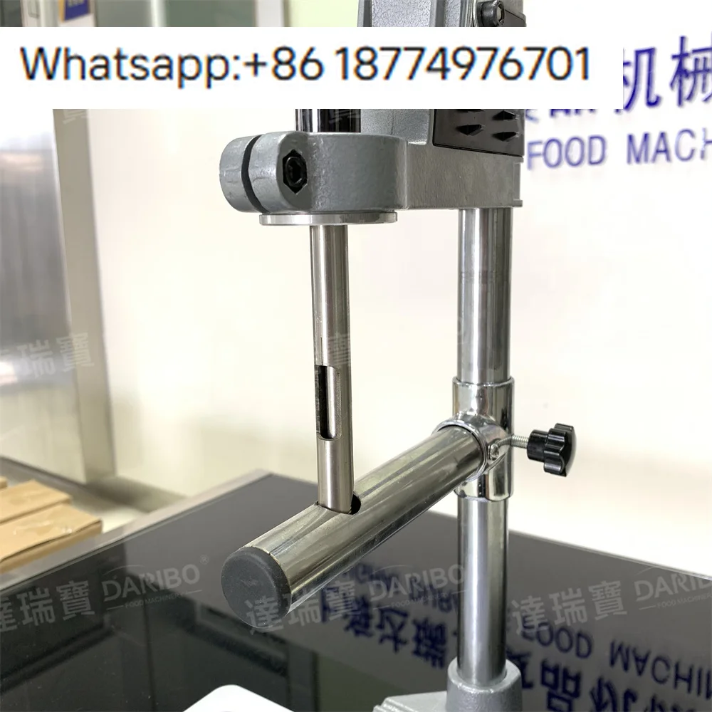 

Coco Water Trimming/ Coconut Hole Punching Machinery/Manual Coconut Hole Opening Equipment for Sale