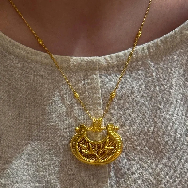 Antique gold crafts hollow out bamboo knot Ruyi lock pendant retro ethnic style necklace collar chain banquet jewelry gift