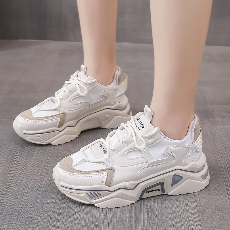 Sepatu Dalaman wanita, sneaker olahraga tahan air sol tebal bahan Pu kecil untuk perempuan musim gugur