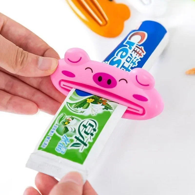 Cute Cartoon Rolling Toothpaste Squeezer Dispenser Facial Cleanser Clips Kid Toothpaste Holder Tube Saver Akcesoria łazienkowe