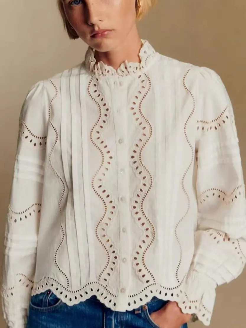 

Sweet Sle Long Sve Lady's irt Cotton Embroidered Hollow out Lace ell Girls Spring Autumn Faion Casual Top