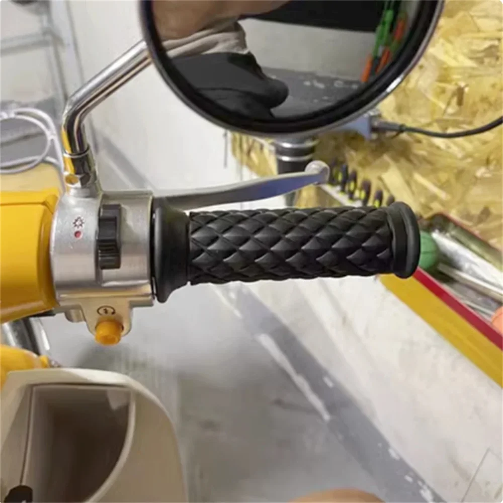 

Retro Handle Cover For CG125 GN Jialing 70 Retro Modified Handle Rubber Grip Cover Cafe Accelerator Rubber 22mm Caliber