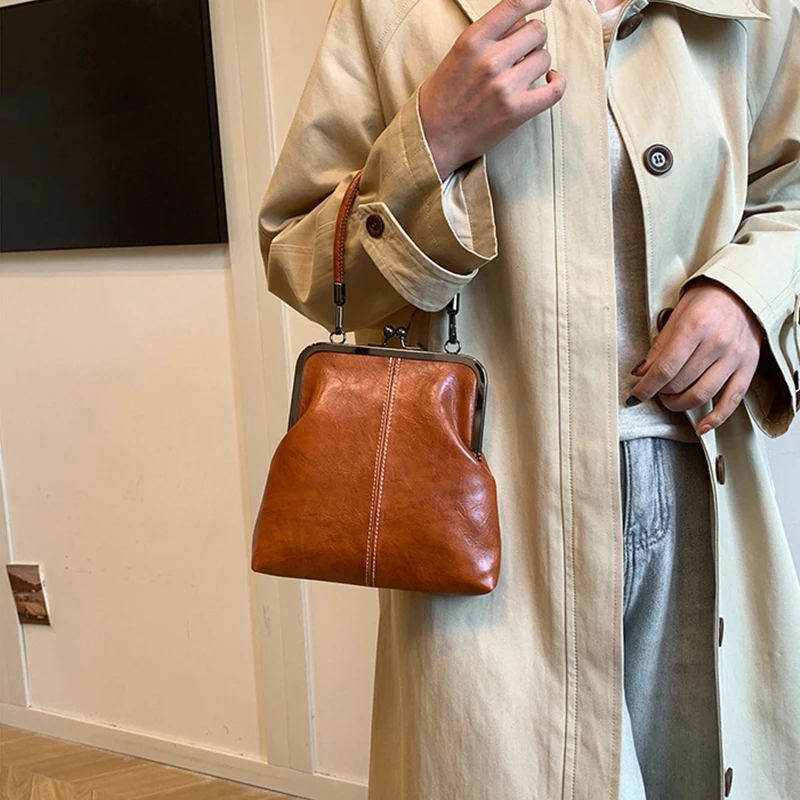 Elegante Clip Lock Umhängetasche Große Kapazität PU Leder Umhängetasche Einfarbig Retro frauen Kleine Handtasche – Detail 15