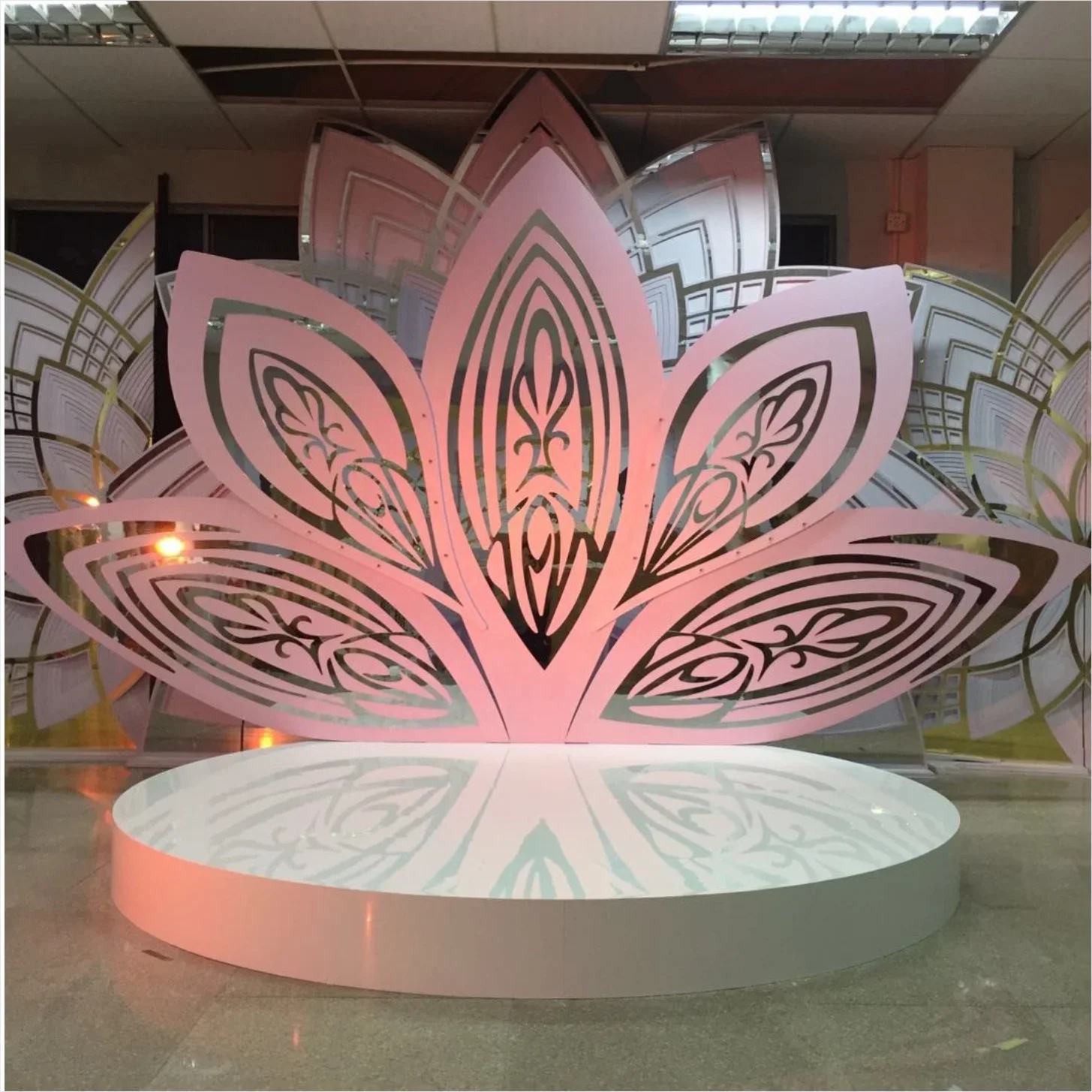 New custom acrylic wedding round stage backdrop stand decoration