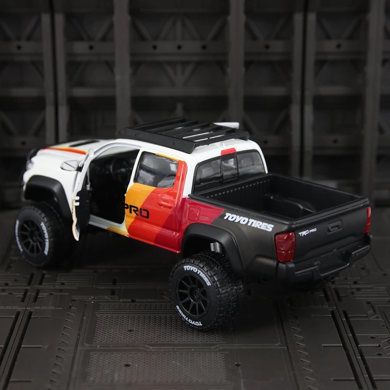 

Maisto 1:27 Simulation Toyota Tacoma TRD PRO Alloy Off Road Vehicle Model Pickup Transport Vehicle rich details fine workmanship