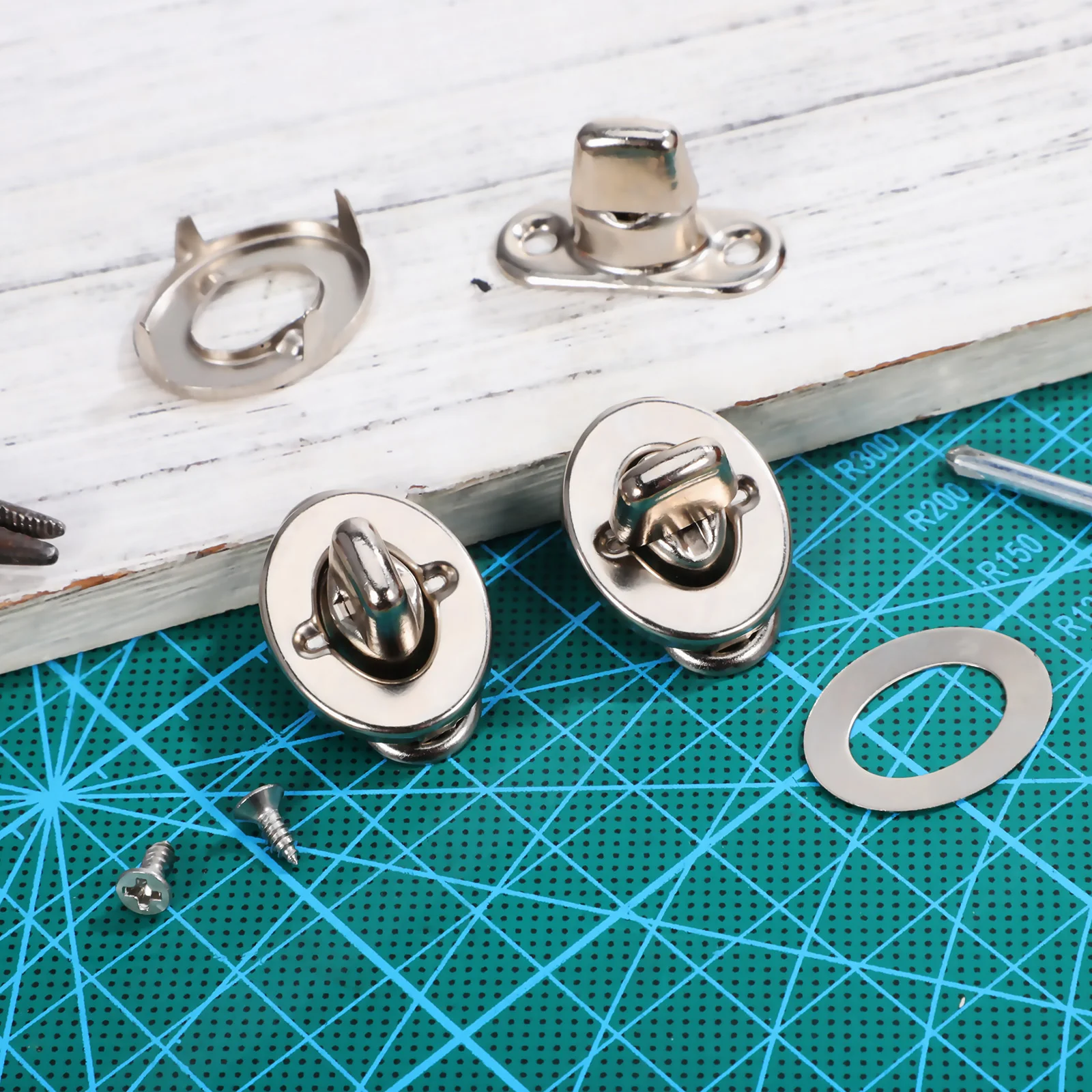 

20 set 20 Sets Tarp Grommet Fasteners Turn Button Mounting Screws Heavy Duty Marine Latch Boat Canvas Metal Screws For niture