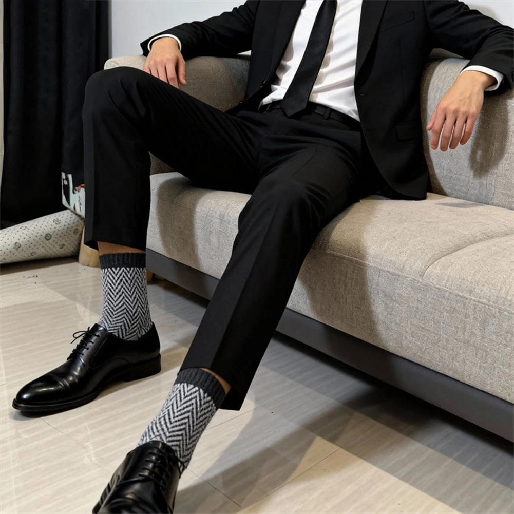 Autumn Men Casual Formal Business Socks Middle Tube Stocking Wavy Printed Elastic Breathable Fitness Sports Socks