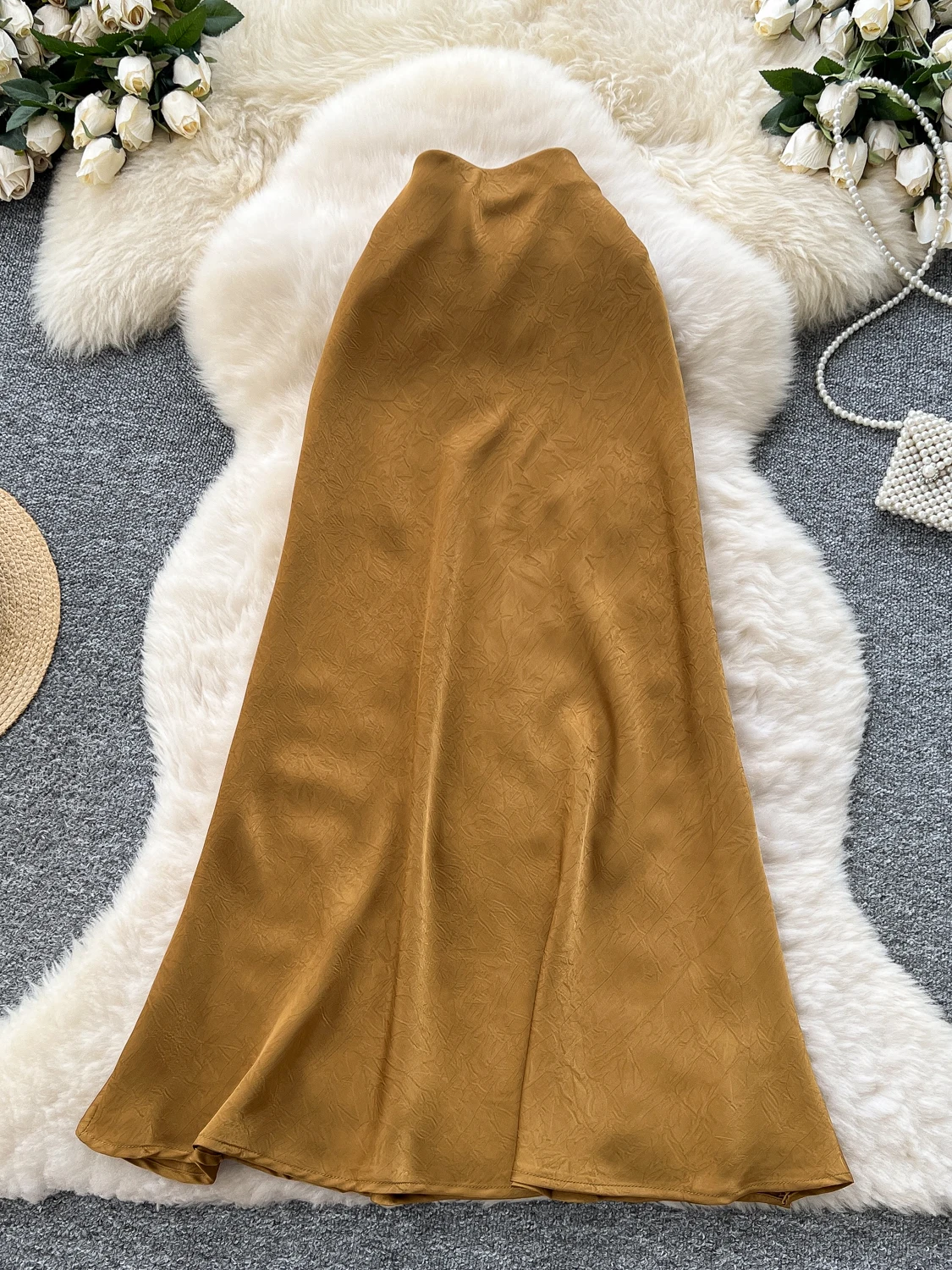 

Ele High-Waisted A-Line Skirt for Women Side Slit Design Simple Yet Beautiful Long Skirt Korean Sle Commute Faion