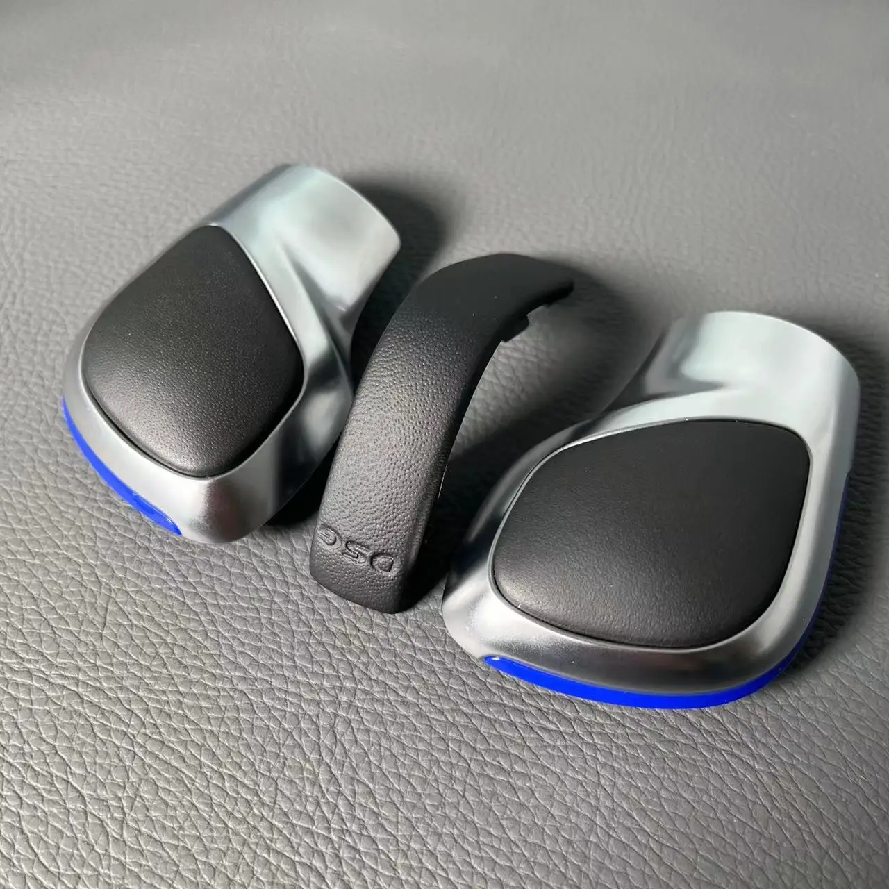 DSG Schaltknauf Chrom mit Leder-Seitenabdeckung in Blau & Rot für VW Golf 6 7 R GTI Passat B7 B8 CC R20 Jetta MK6 GLI – Detail 4
