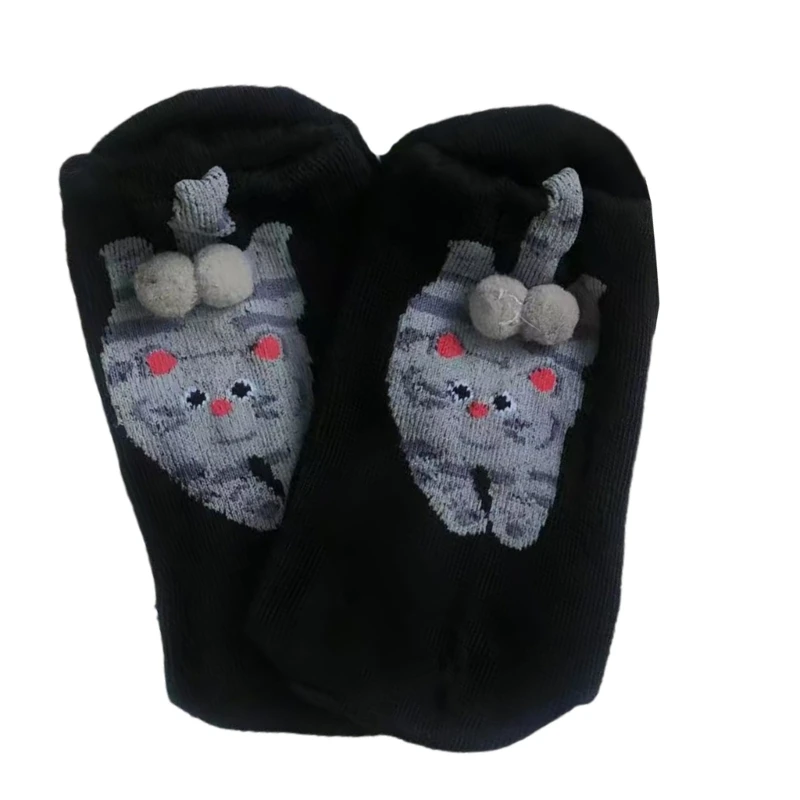 

Whimsically Fuzzy Balls Cats Pattern Ankle Socks Lightwieght Breathable Funny Middle Calf Socks for Women and Men