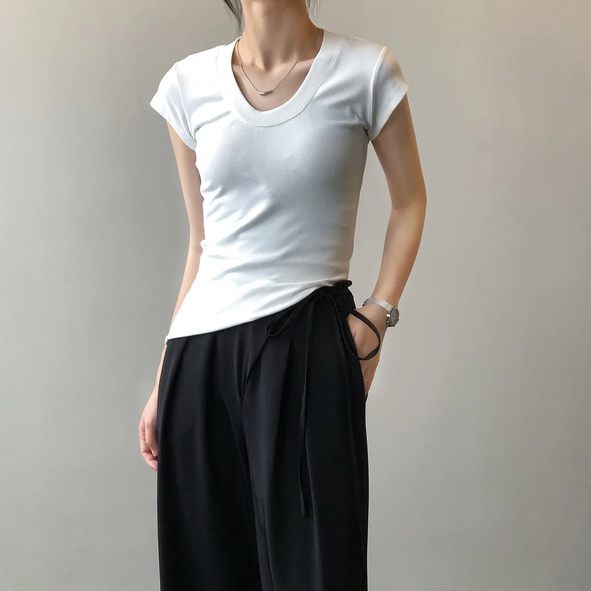 Solid Color T-shirt Women Classic Design Summer Simple U-neck Slimming Fit Stretch Tees Short Sleeve Tops Pullover Dropshiping
