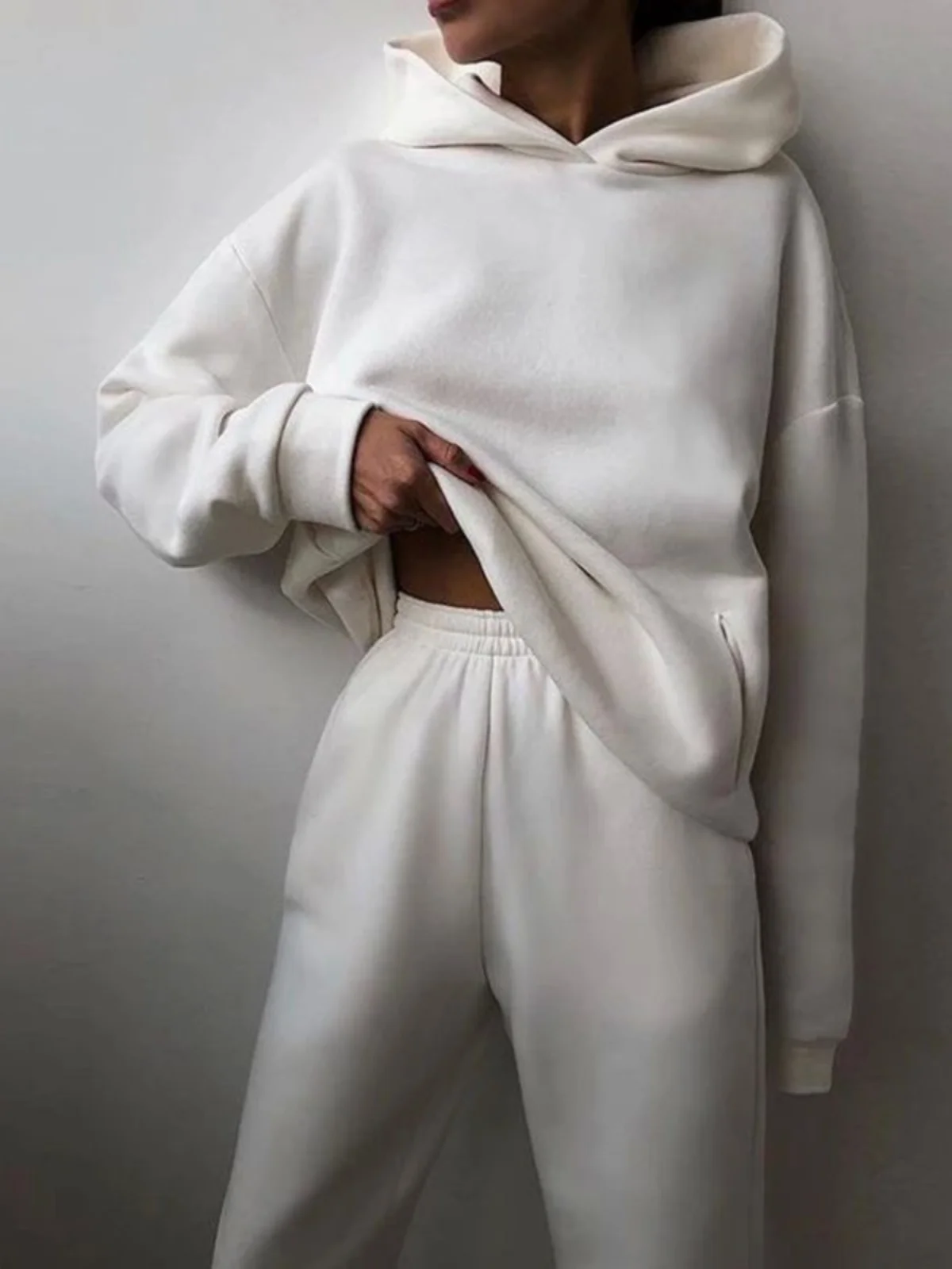 

Casual Thiened Hoodie Pants Set Long Sve Zipper Closure Polyester Fabric Two-Piece Suit for Women in Their 20s And 30s