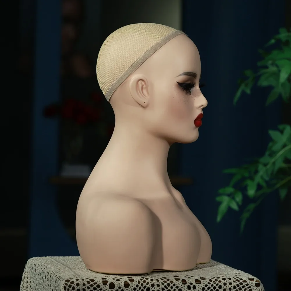 رأس عارضة أزياء أنثى واقعية مع أكتاف لعرض قبعة الشعر المستعار على الطراز الأوروبي