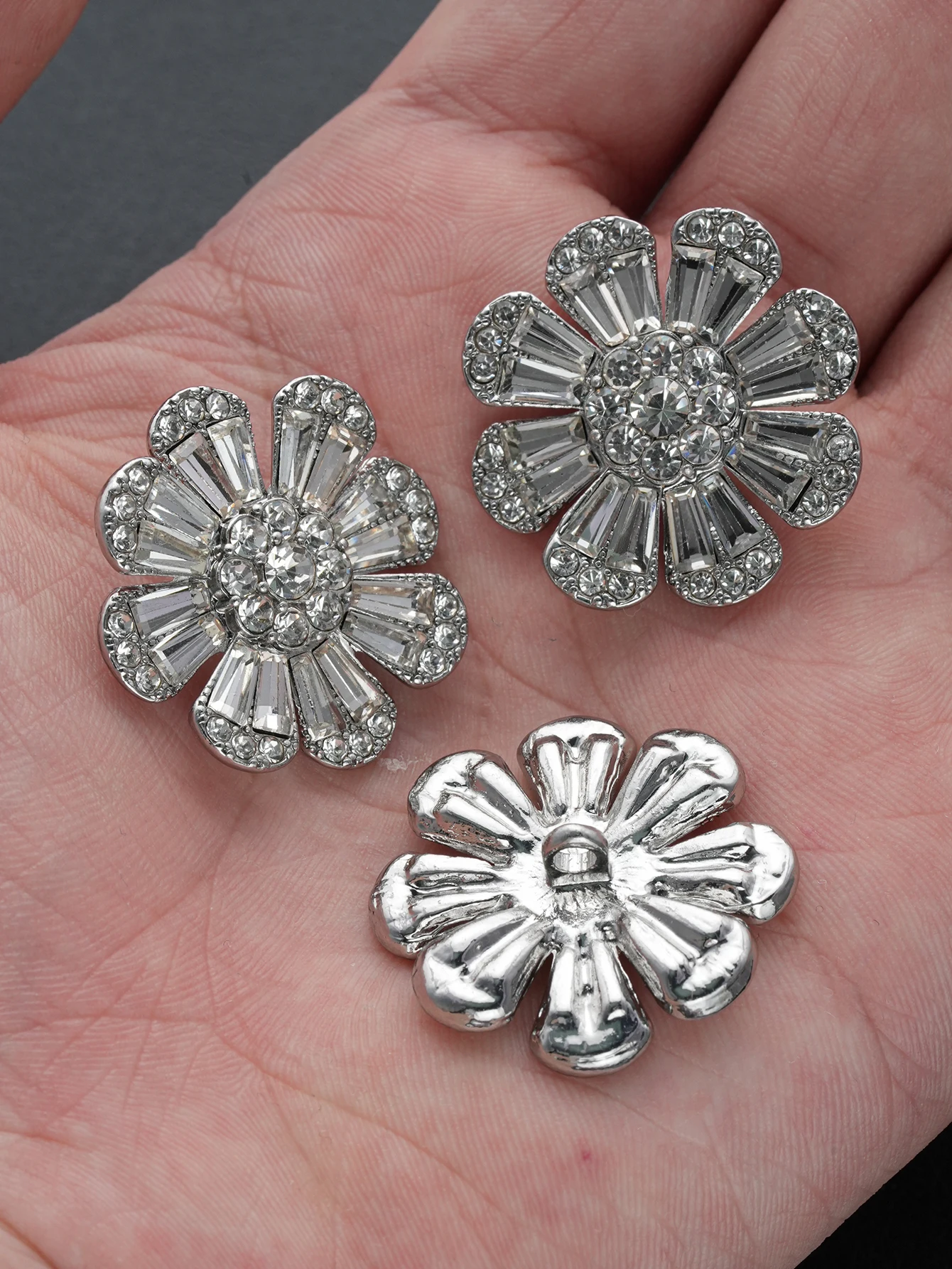 

3pcs trapezoidal glass with small diamond metal buttons, suitable for handmade DIY jackets, sweaters, and jackets