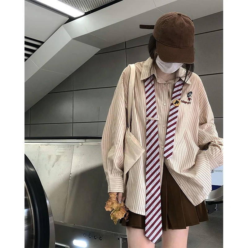 Vintage Tie Striped Shirts Women Harajuku Brooch Oversized Long Sleeve Blouses Streetwear Korean Preppy Print Loose Casual Tops