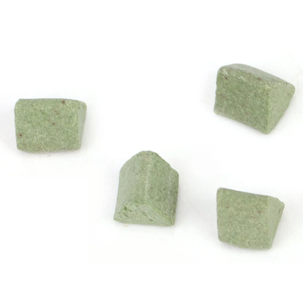 Green Vibratory Tumbling Media Ceramic 4*4cm Triangle Grinding Pellets Vibration Machine Auxiliary Material